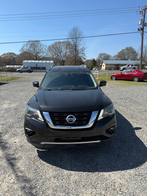 2019 Nissan Pathfinder Image 2