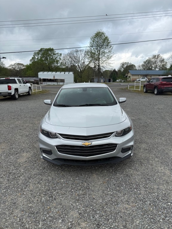 2018 Chevrolet Malibu Image 2