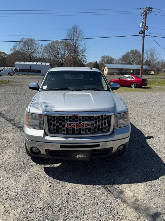 2013 GMC Sierra Image 2