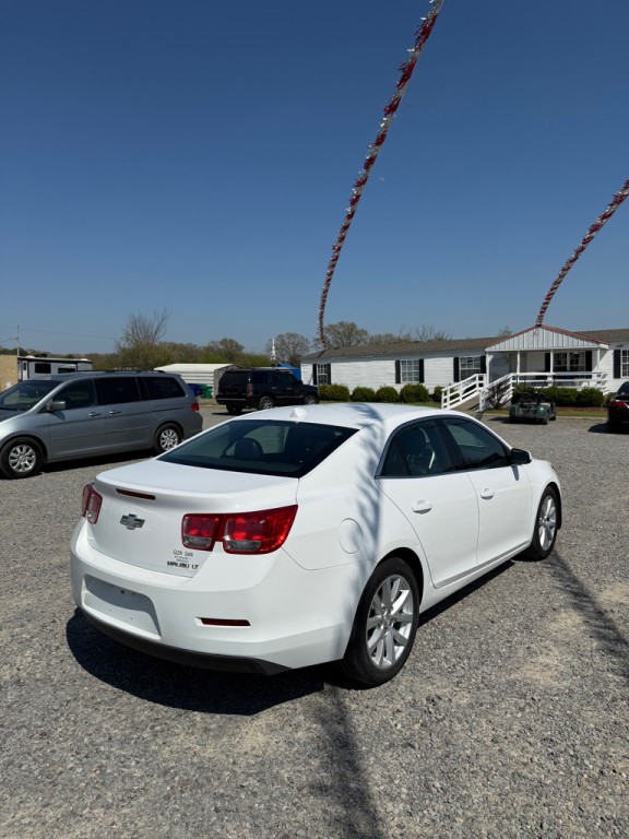 2013 Chevrolet Malibu Image 4