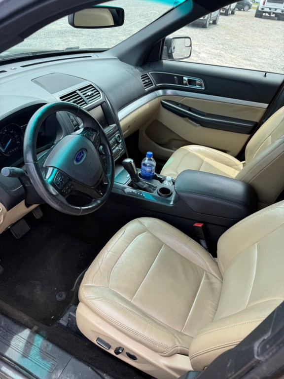 2016 Ford Explorer Image 9