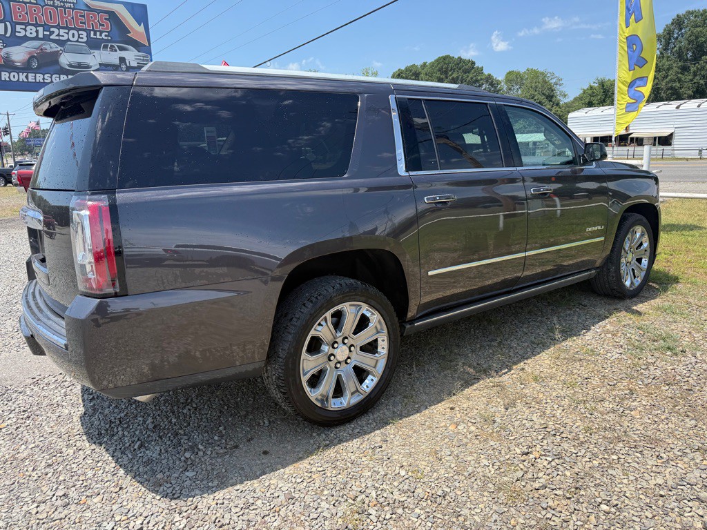 2017 GMC Yukon Image 4
