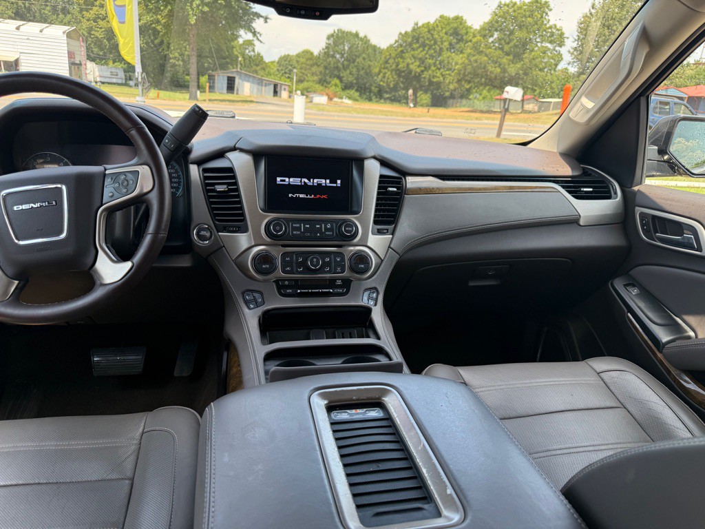 2017 GMC Yukon Image 11