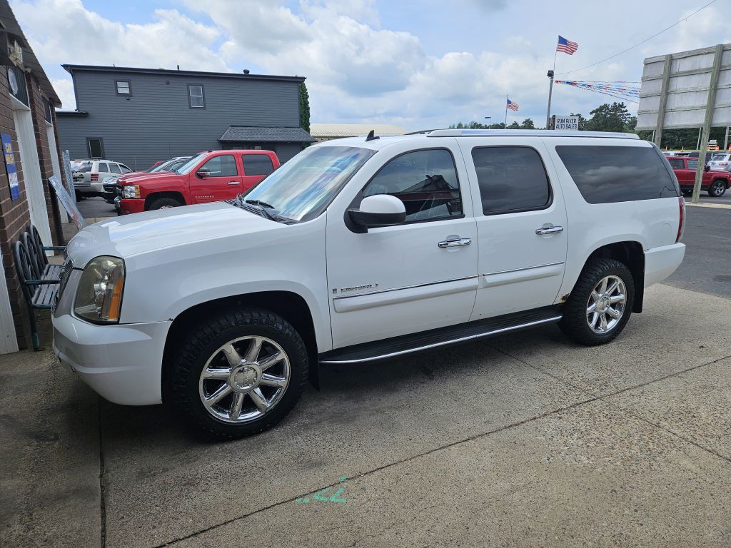 2008 GMC Yukon Image 1