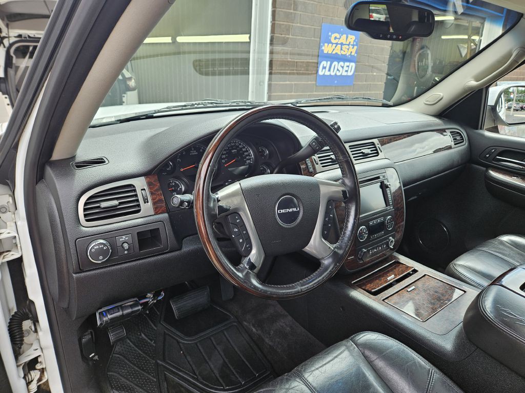 2008 GMC Yukon Image 6