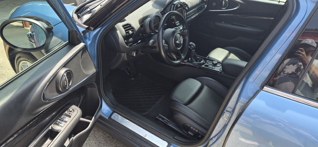 2017 MINI Cooper Image 5