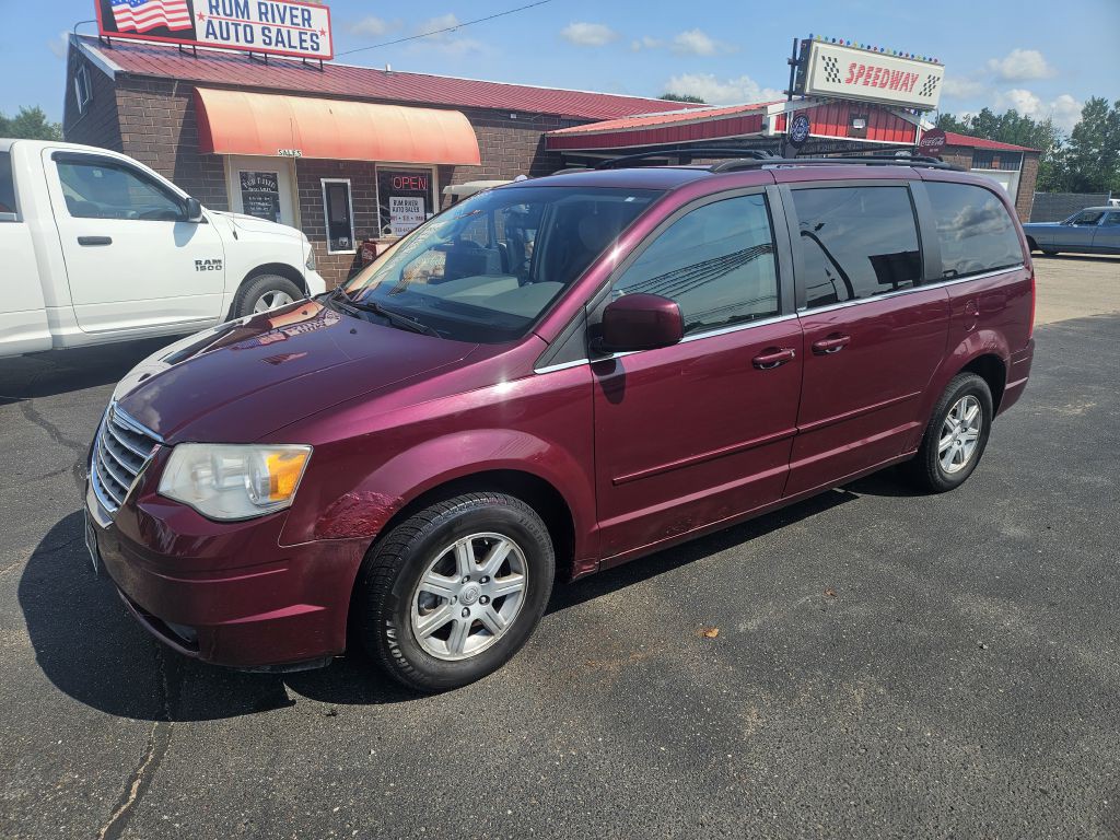 2008 Chrysler Town & Country Image 3