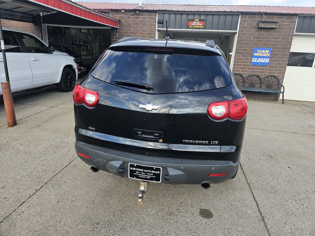 2010 Chevrolet Traverse Image 4