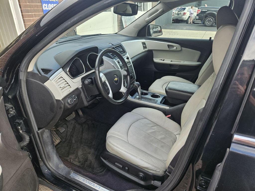 2010 Chevrolet Traverse Image 5