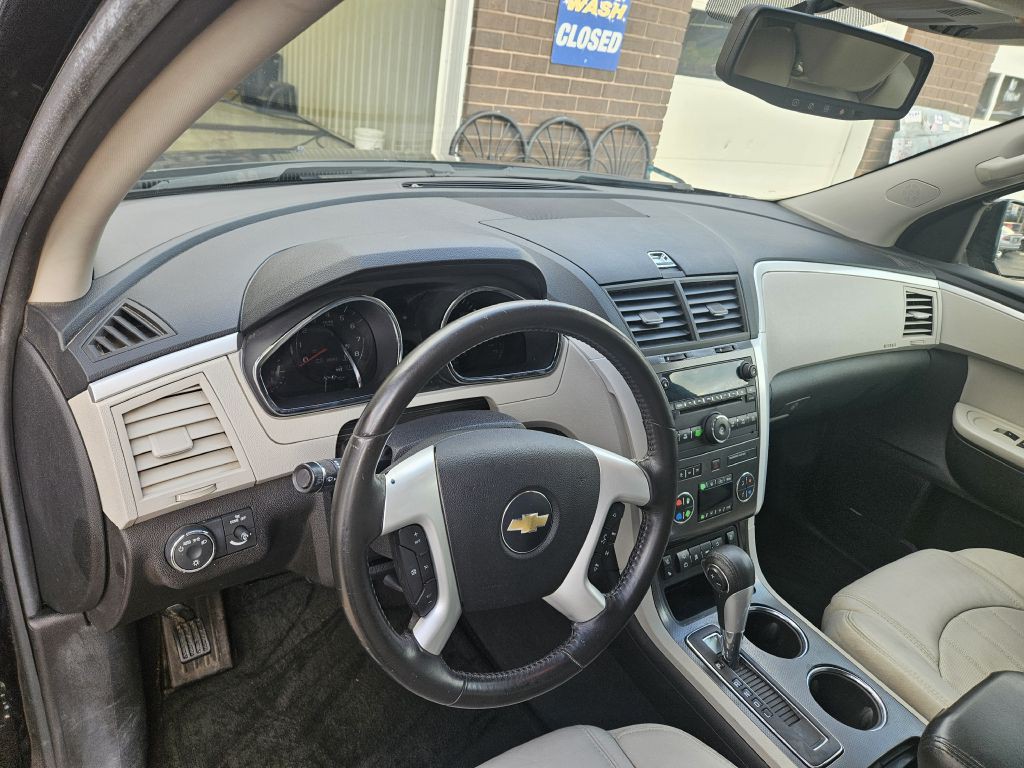 2010 Chevrolet Traverse Image 6