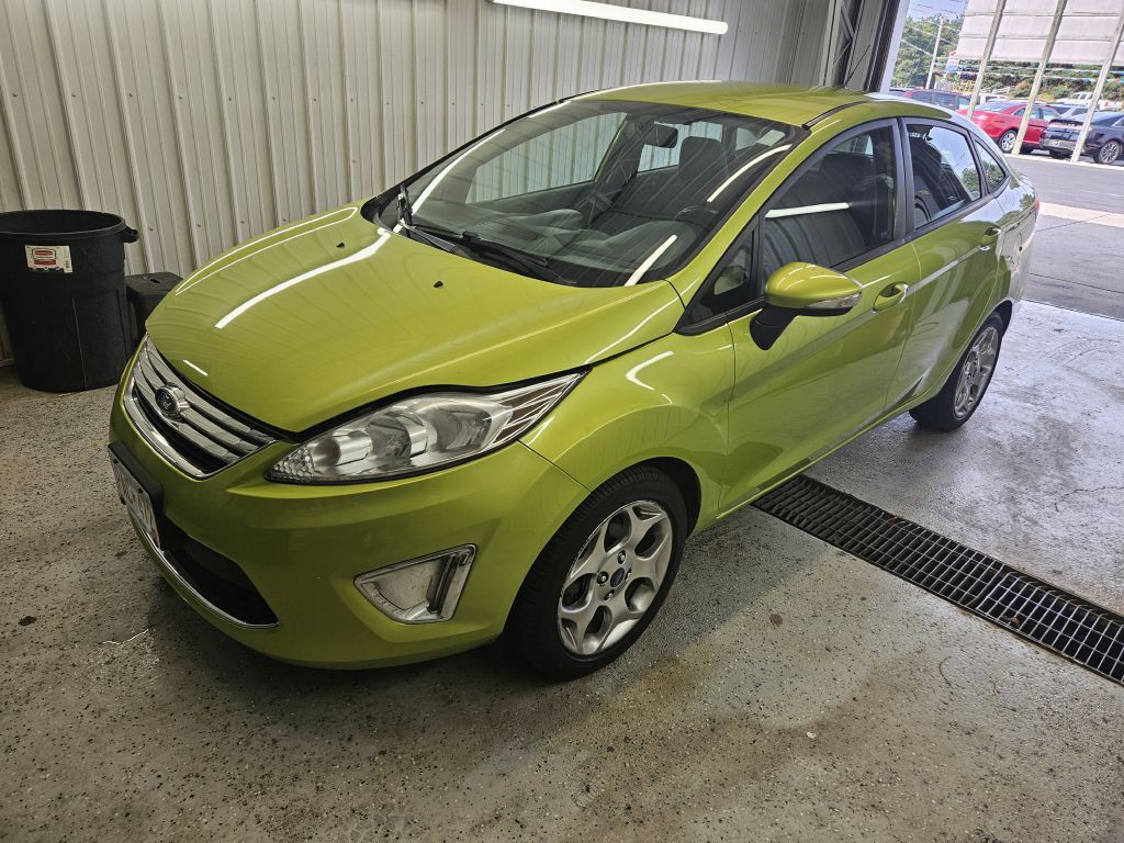 2011 Ford Fiesta Image 1