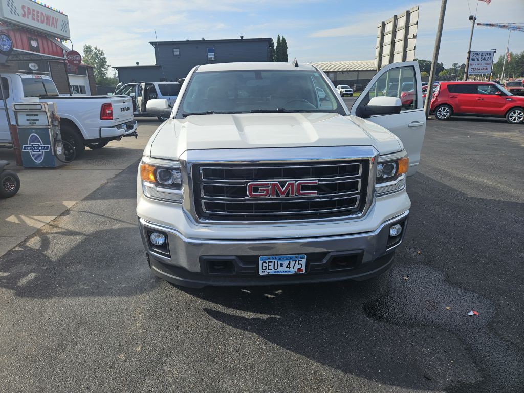 2015 GMC Sierra Image 2