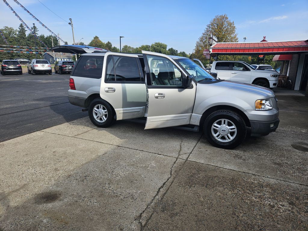 2004 Ford Expedition Image 3
