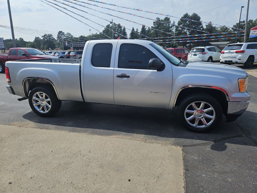2011 GMC Sierra Image 1