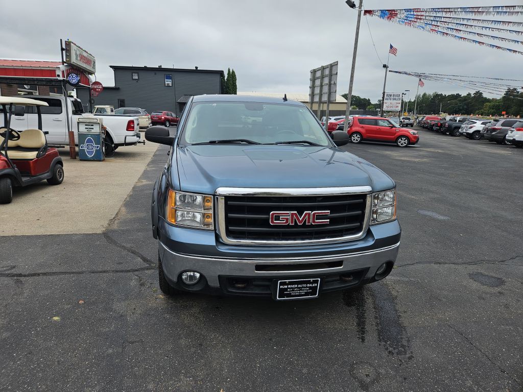 2010 GMC Sierra Image 2