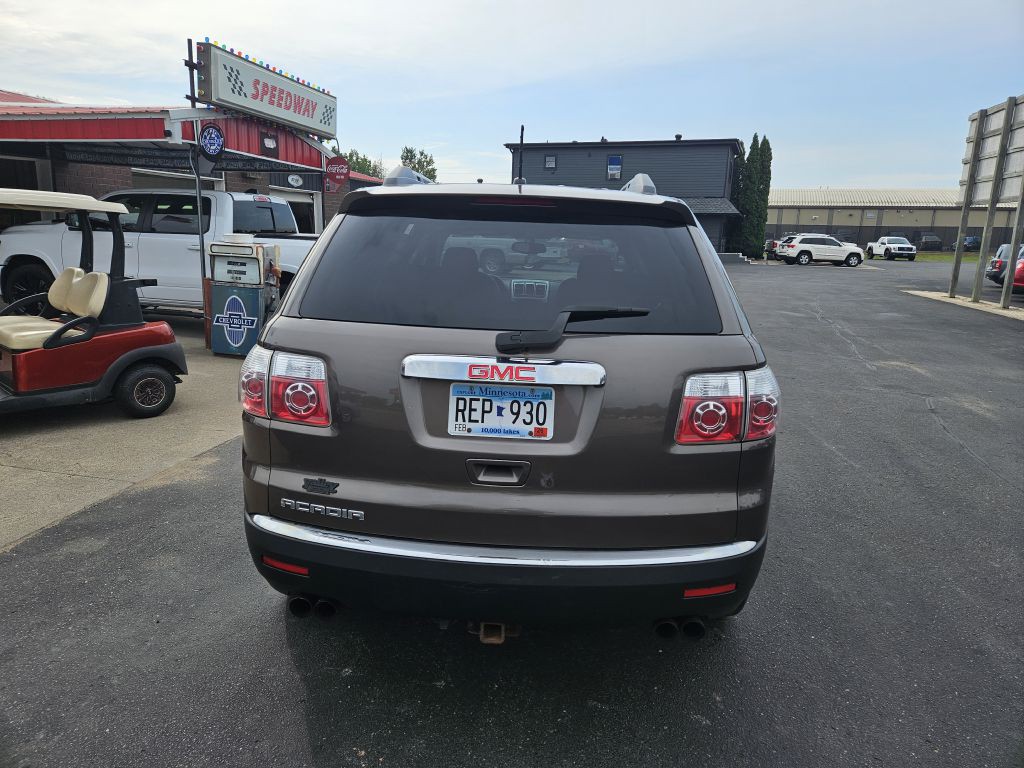 2010 GMC Acadia Image 4