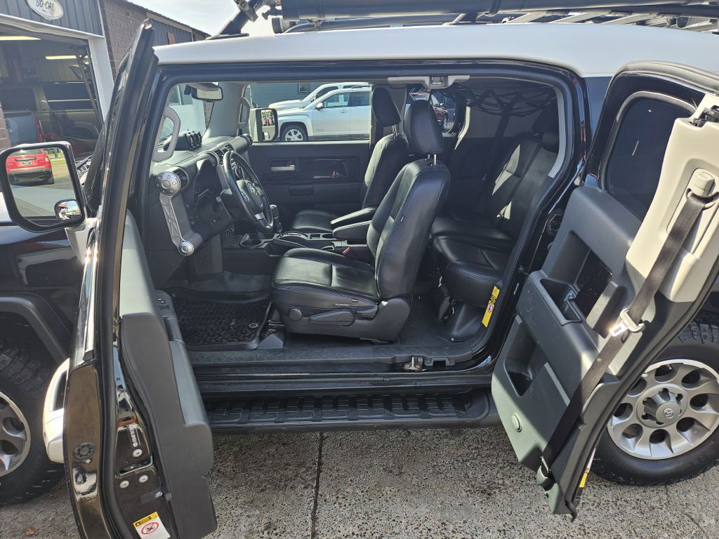 2012 Toyota FJ Cruiser Image 5