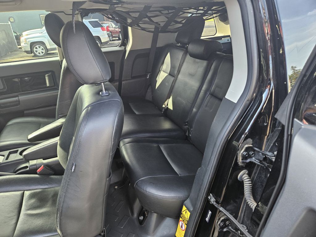 2012 Toyota FJ Cruiser Image 6