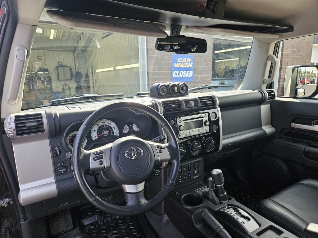 2012 Toyota FJ Cruiser Image 8