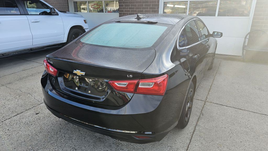 2016 Chevrolet Malibu Image 4