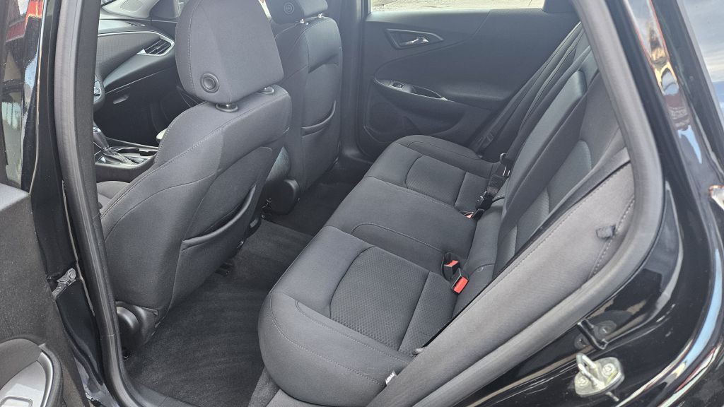 2016 Chevrolet Malibu Image 7