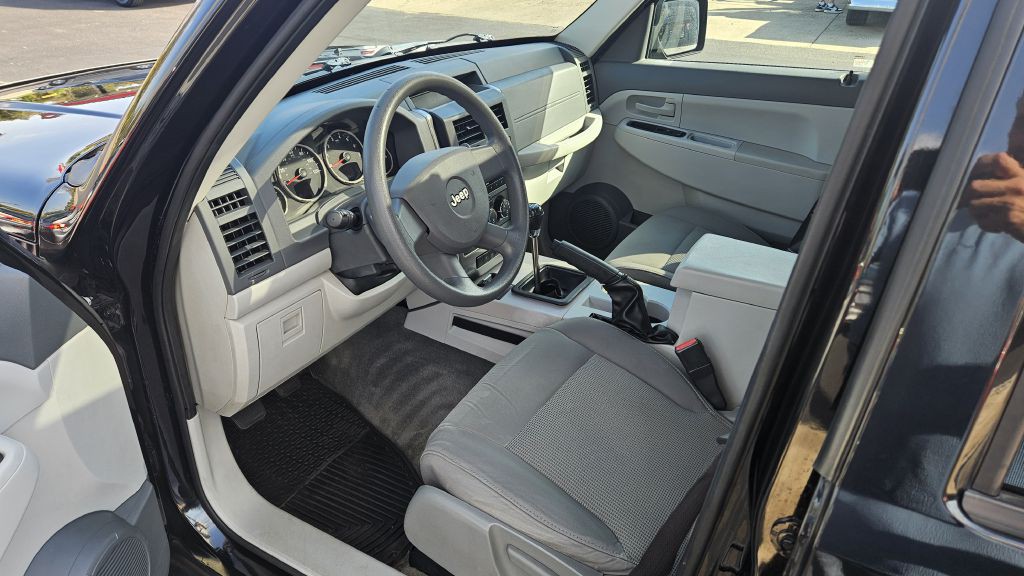 2008 Jeep Liberty Image 5