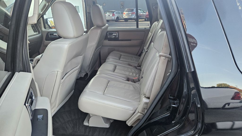 2017 Lincoln Navigator Image 7