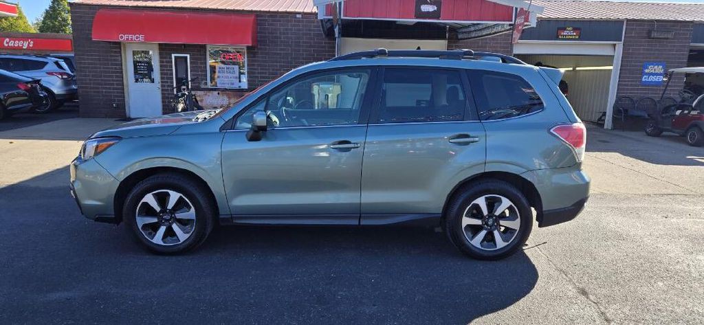 2018 Subaru Forester Image 2