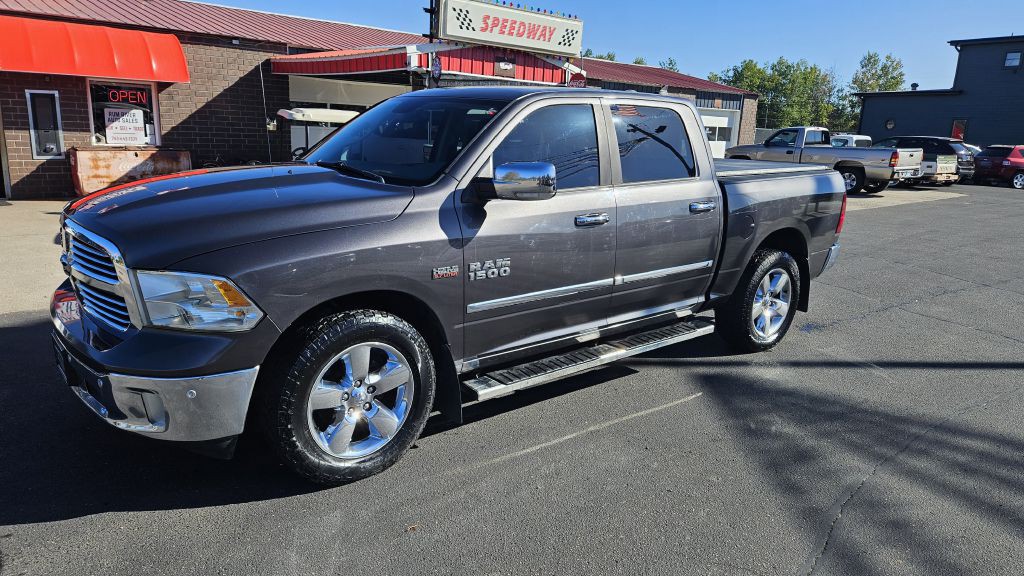 2014 RAM 1500 Image 3