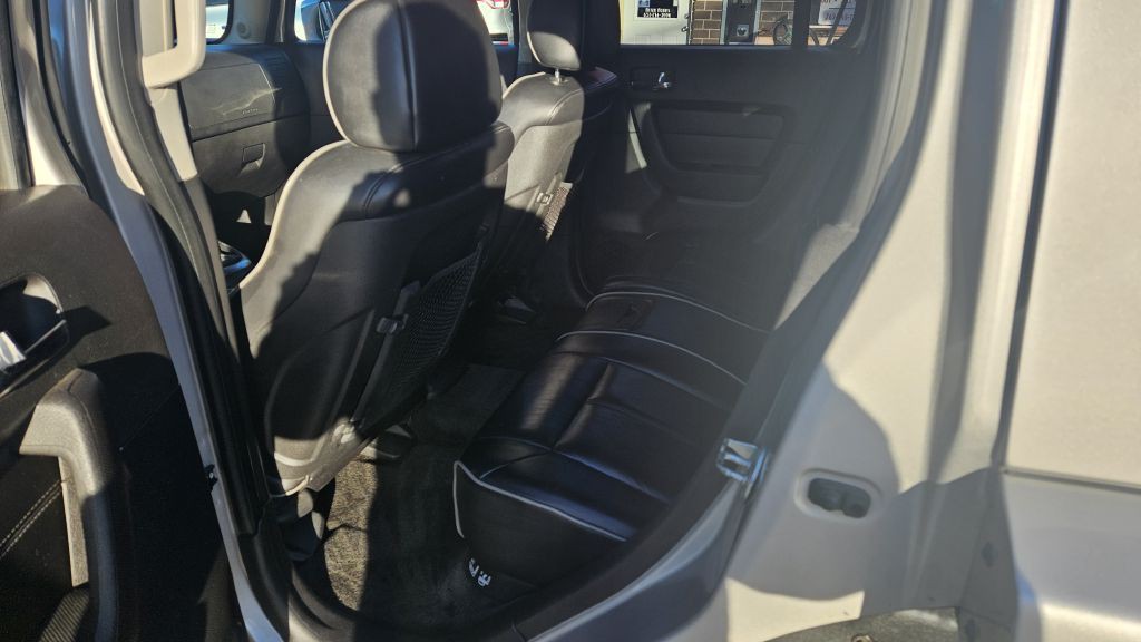 2006 HUMMER H3 Image 7