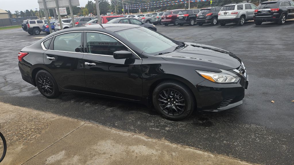 2017 Nissan Altima Image 1
