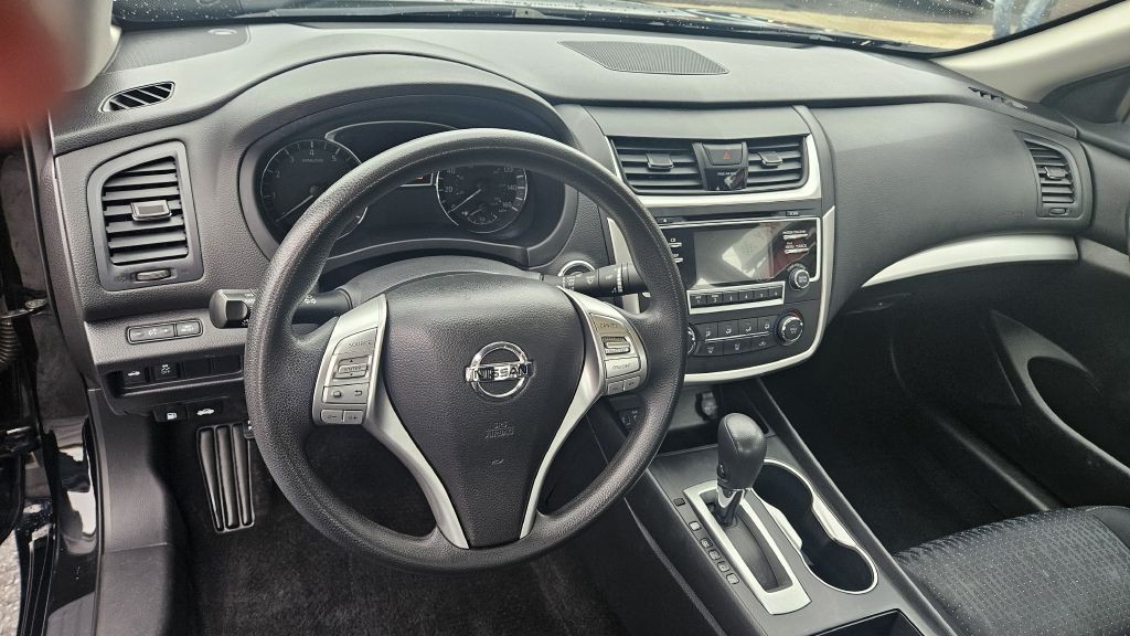 2017 Nissan Altima Image 6