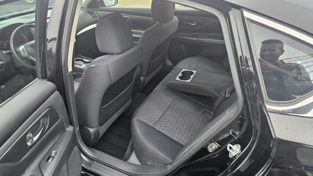 2017 Nissan Altima Image 7