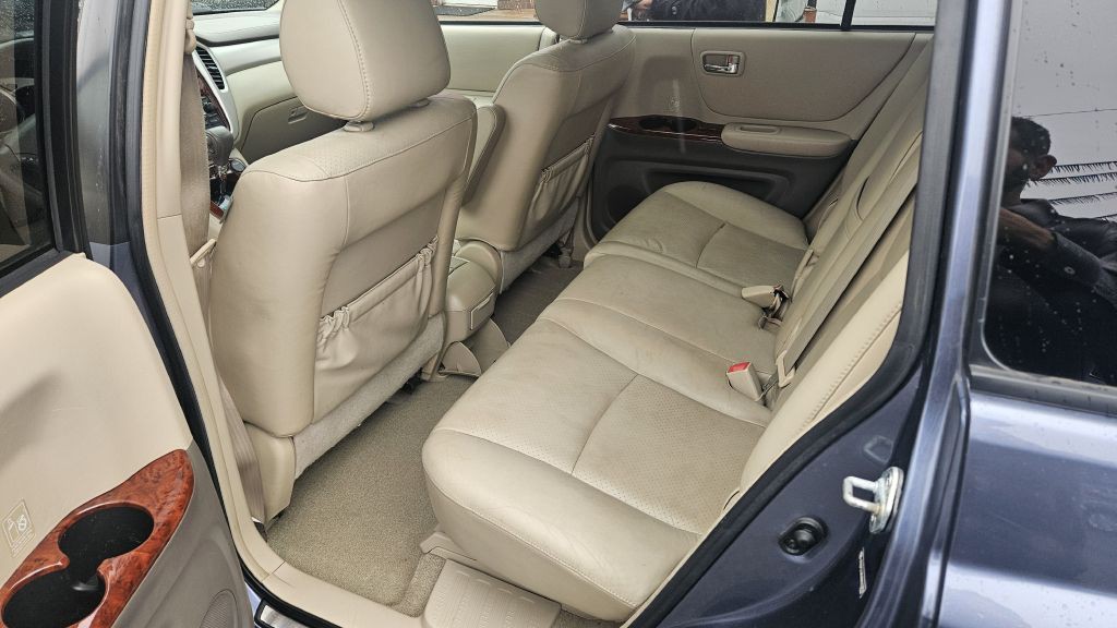 2004 Toyota Highlander Image 7