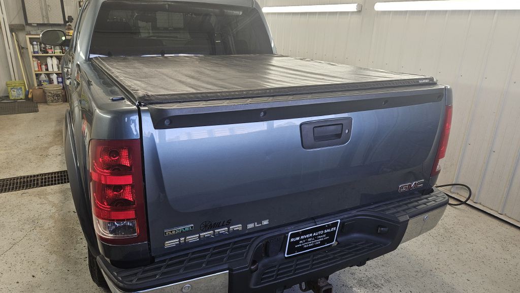 2011 GMC Sierra Image 4