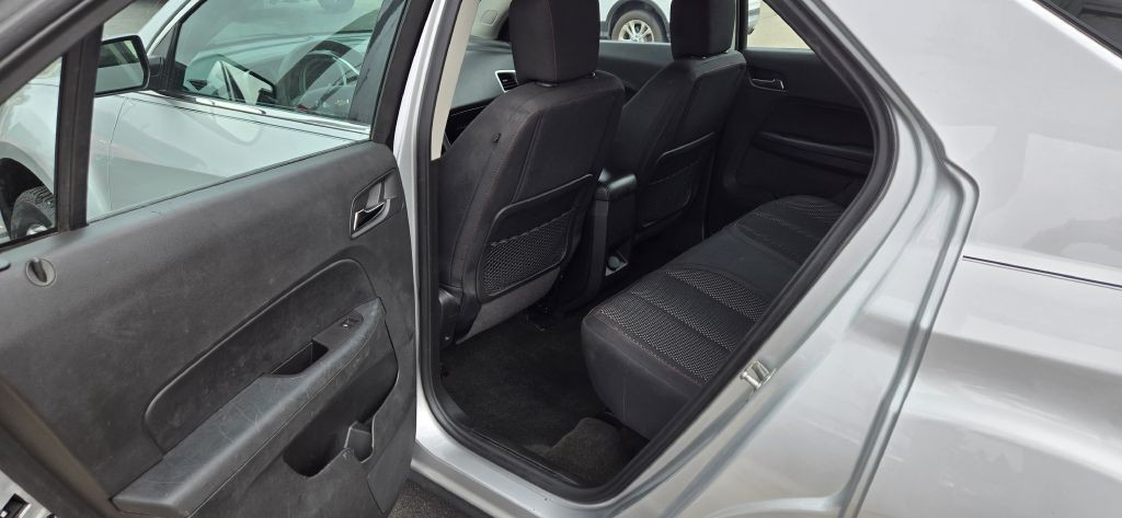 2017 Chevrolet Equinox Image 8