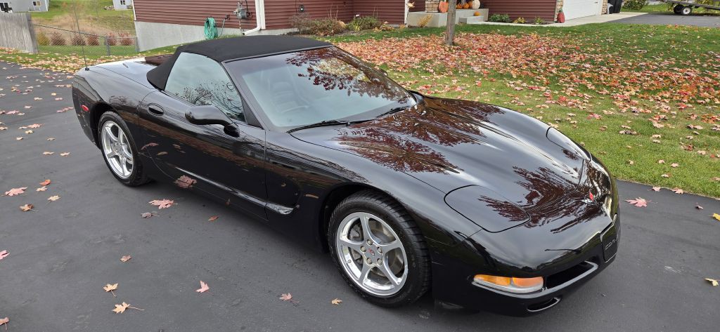 2000 Chevrolet Corvette Image 1