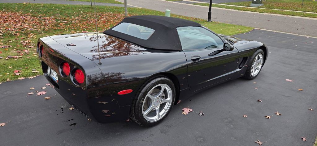 2000 Chevrolet Corvette Image 3
