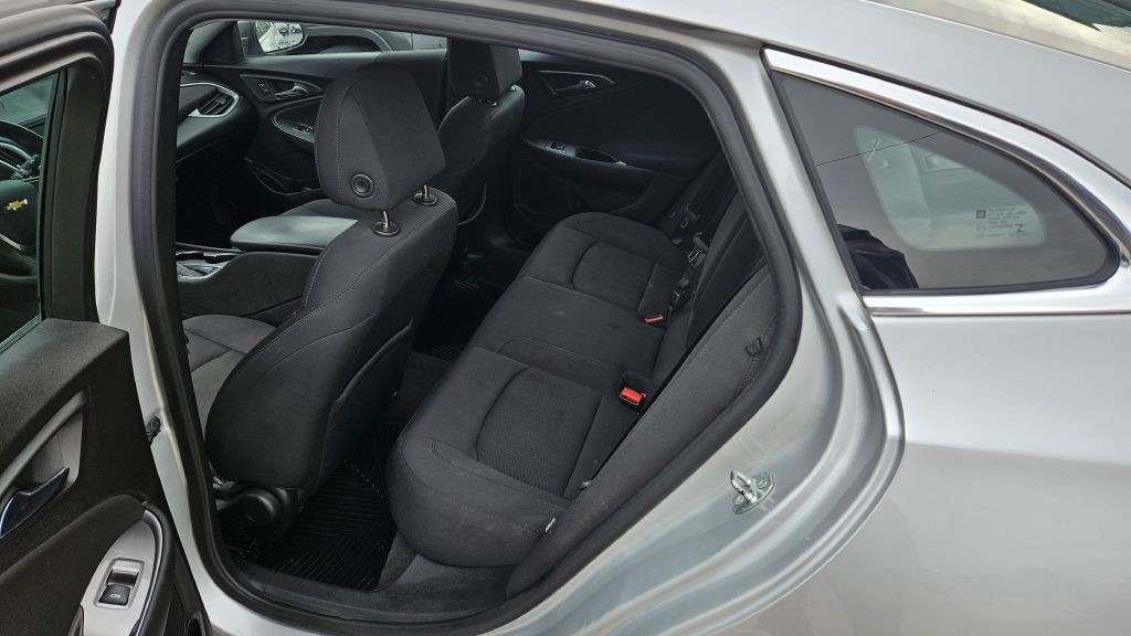 2016 Chevrolet Malibu Image 6