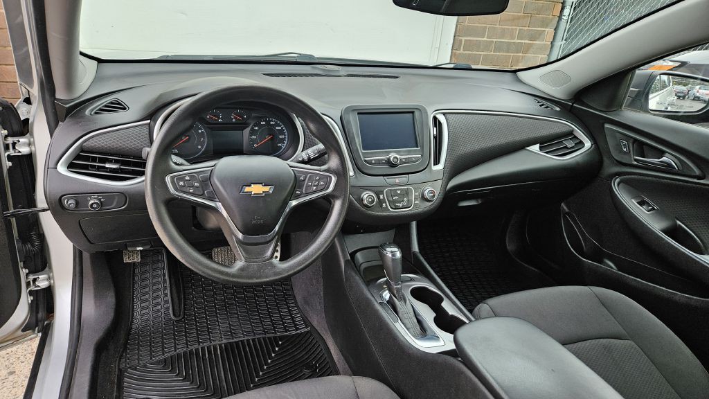 2016 Chevrolet Malibu Image 7