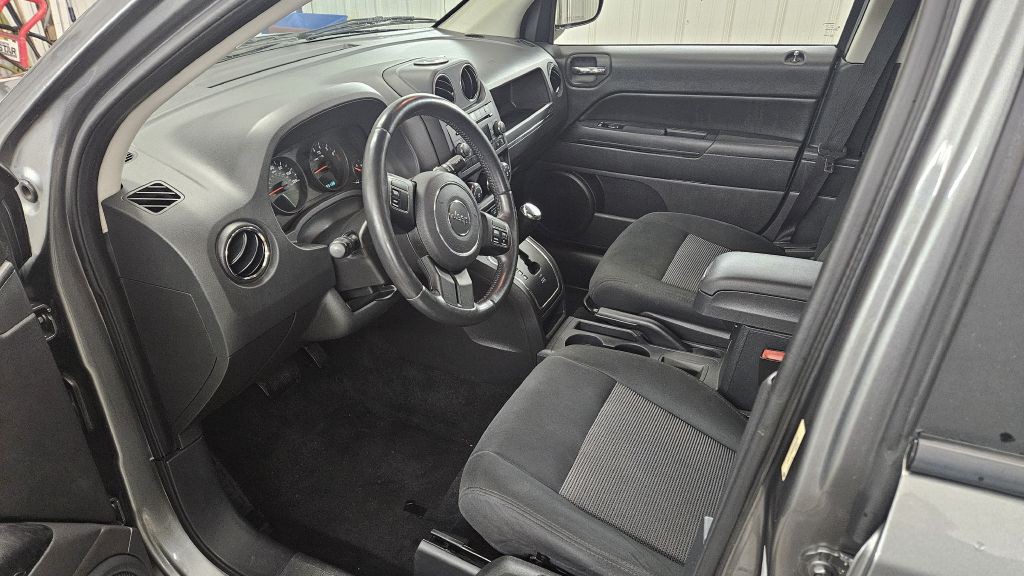 2011 Jeep Compass Image 6