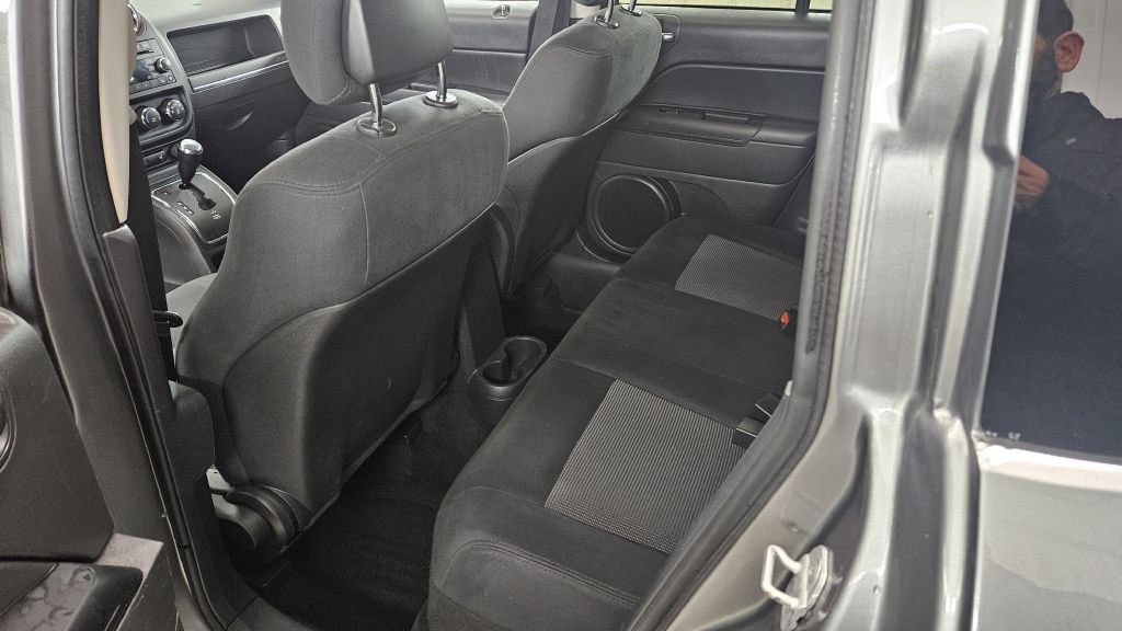 2011 Jeep Compass Image 7