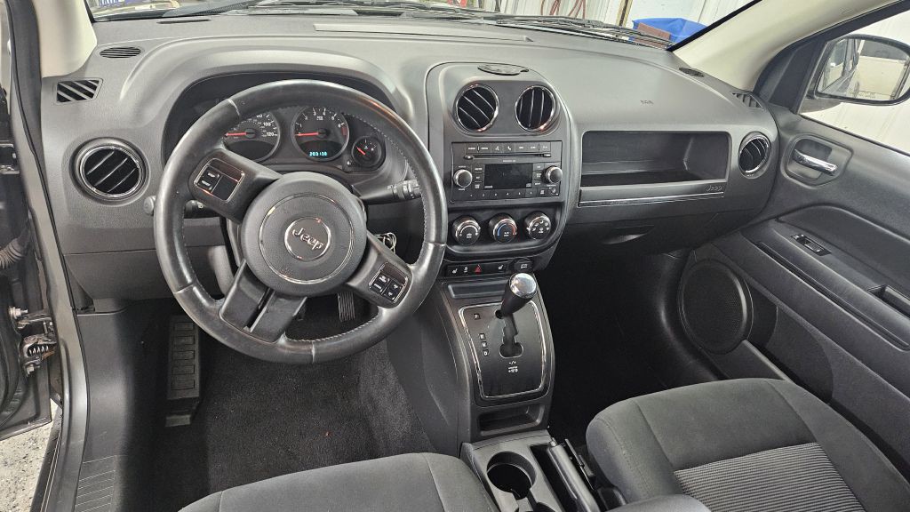 2011 Jeep Compass Image 8