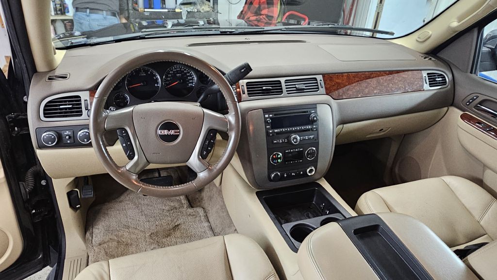 2010 GMC Yukon Image 7