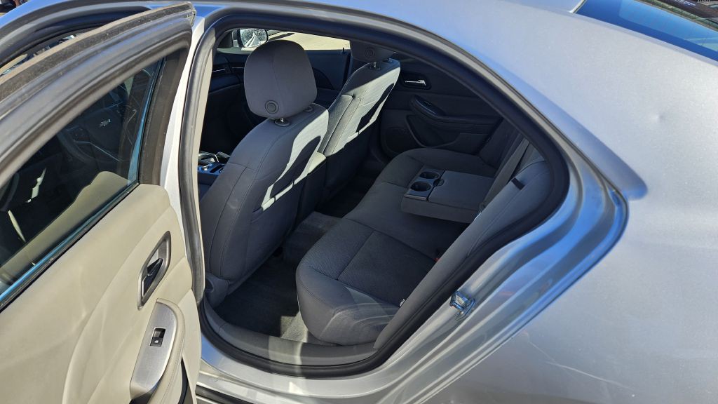 2015 Chevrolet Malibu Image 7
