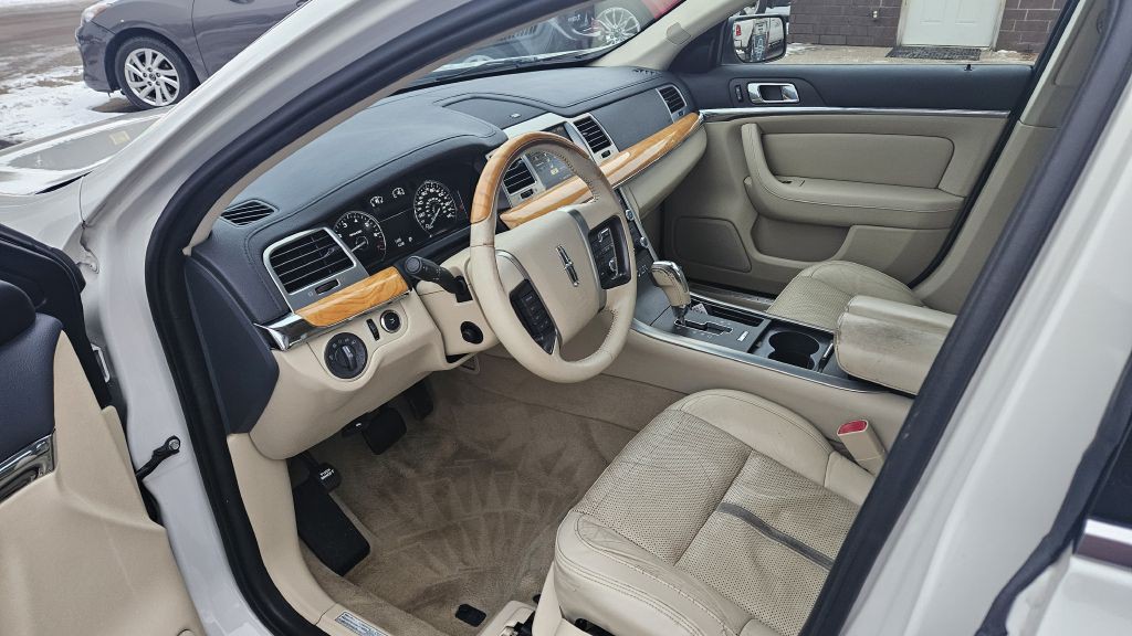 2009 Lincoln MKS Image 5