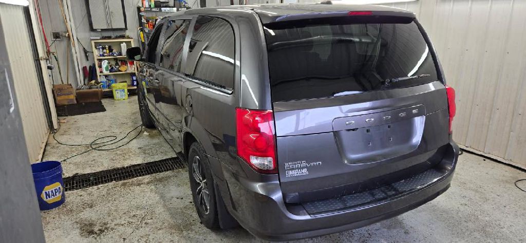 2016 Dodge Grand Caravan Image 2