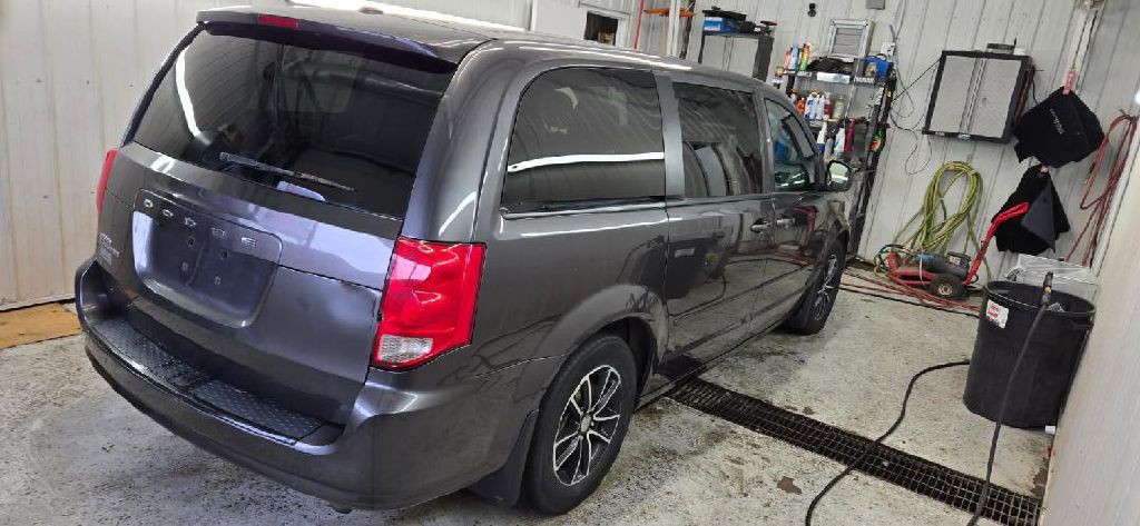 2016 Dodge Grand Caravan Image 3