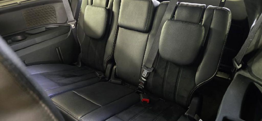 2016 Dodge Grand Caravan Image 9