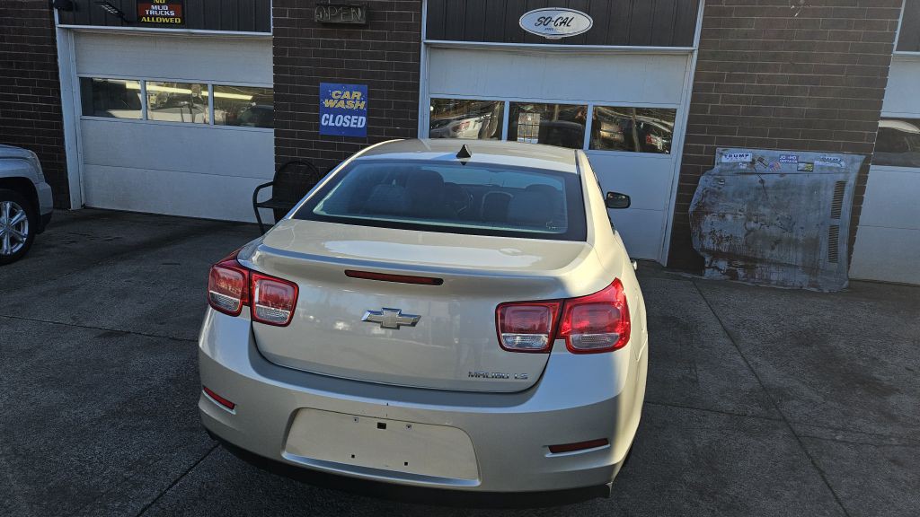 2014 Chevrolet Malibu Image 4